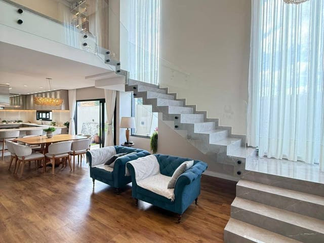 Casa com 318m² 3 quartos e 5 banheiros, à venda, no bairro Orfãs em Ponta Grossa
