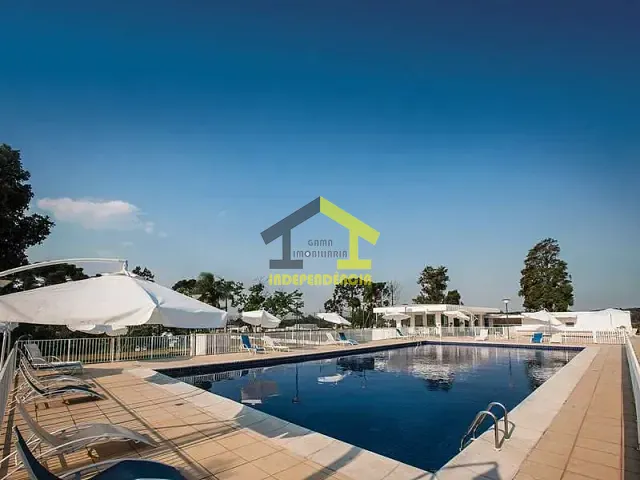 Casa à venda ou para alugar, no bairro Paisagem Renoir em Cotia