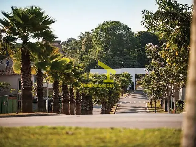 Casa à venda ou para alugar, no bairro Paisagem Renoir em Cotia