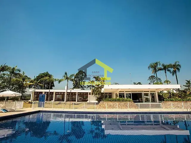 Casa à venda ou para alugar, no bairro Paisagem Renoir em Cotia