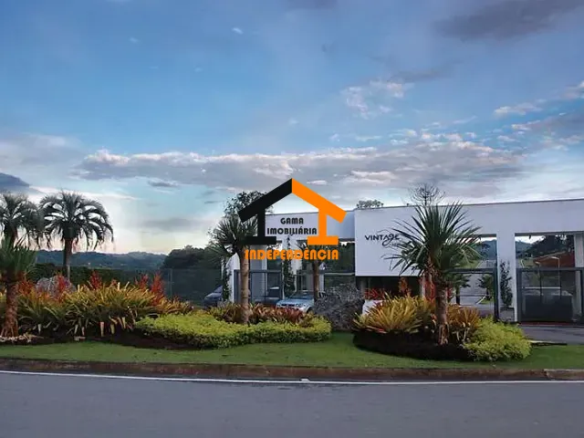 Casa 4 quartos e 5 banheiros, à venda ou para alugar, no bairro Paisagem Renoir em Cotia
