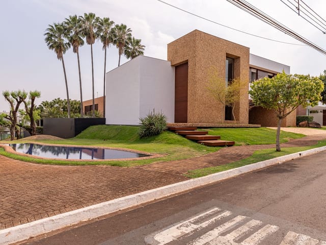 Foto do Casa - Casa Royal Park - Terreno de 800m² | Imobiliária GEUM