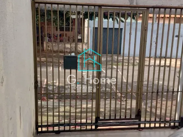 Casa com 200m² 3 quartos e 1 banheiro, à venda, no bairro Residencial Abussafe em Londrina