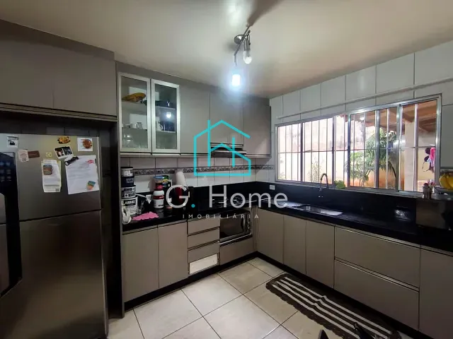 Casa com 200m² 3 quartos e 1 banheiro, à venda ou para alugar, no bairro Residencial Abussafe em Londrina