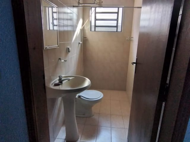 Casa com 300m² 3 quartos e 5 banheiros, à venda, no bairro Jardim Rosely em Pindamonhangaba