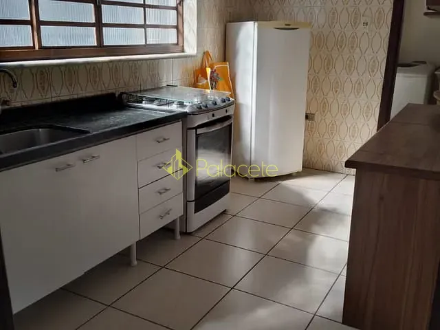 Casa com 300m² 3 quartos e 5 banheiros, à venda, no bairro Jardim Rosely em Pindamonhangaba