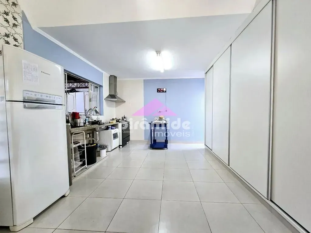 Casa, 4 quartos, 250 m² - Foto 6