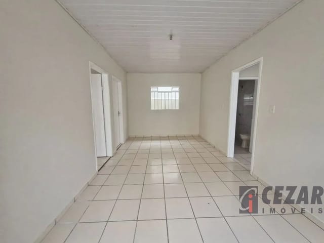 Casa 2 quartos e 1 banheiro, para alugar, no bairro Bairro Alto em Curitiba