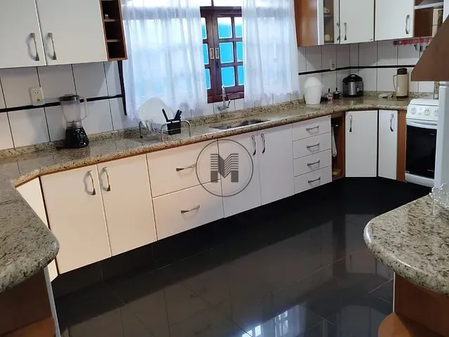 Casa com 250m² 4 quartos e 2 banheiros, à venda, no bairro Esplanada Independência em Taubaté