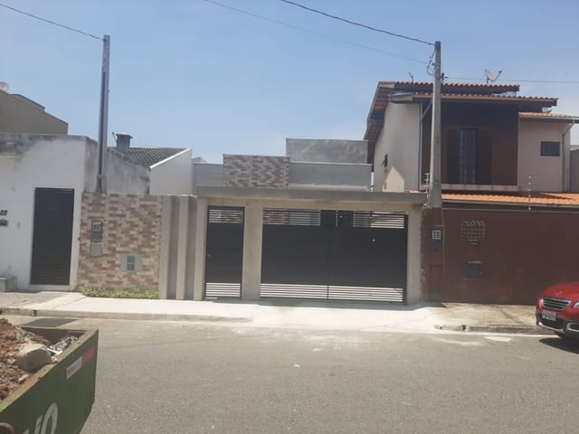 Casa com 200m² 3 quartos e 2 banheiros, à venda, no bairro Residencial Parque das Palmeiras em Pindamonhangaba