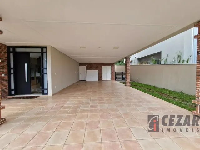 Casa com 700m² 4 quartos e 3 banheiros, para alugar, no bairro Alphaville Graciosa em Pinhais