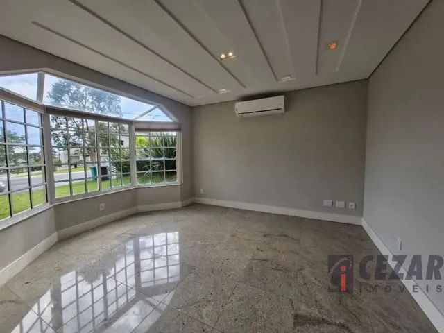 Casa com 700m² 4 quartos e 3 banheiros, para alugar, no bairro Alphaville Graciosa em Pinhais