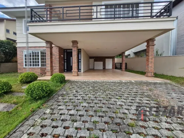 Casa com 700m² 4 quartos e 3 banheiros, para alugar, no bairro Alphaville Graciosa em Pinhais