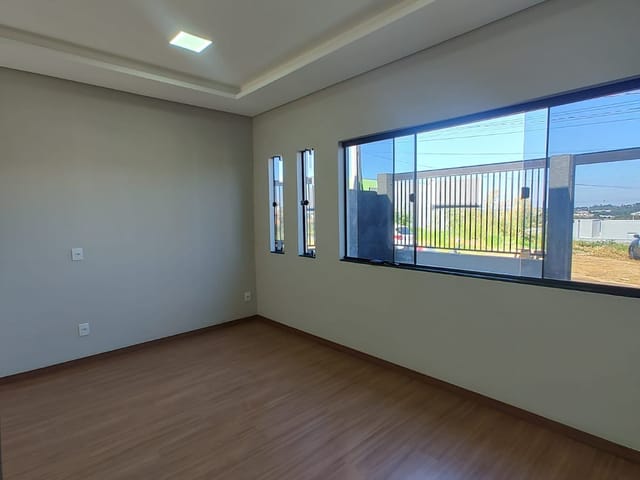 Casa com 108m² 3 quartos e 2 banheiros, à venda, no bairro Cará-cará em Ponta Grossa
