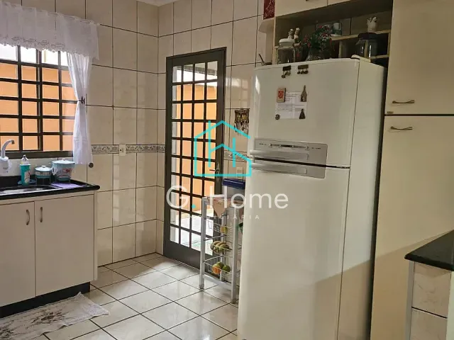 Casa com 252m² 3 quartos e 2 banheiros, à venda, no bairro Santa Rita 2 em Londrina