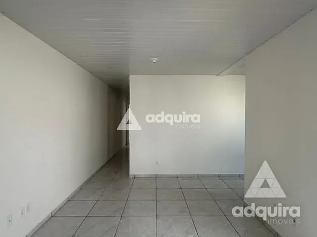 Casa com 175m² 3 quartos e 1 banheiro, à venda, no bairro Cará-cará em Ponta Grossa