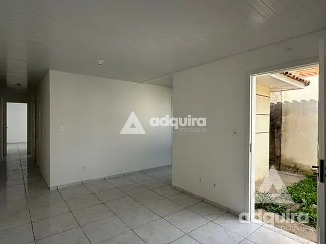Casa com 175m² 3 quartos e 1 banheiro, à venda, no bairro Cará-cará em Ponta Grossa