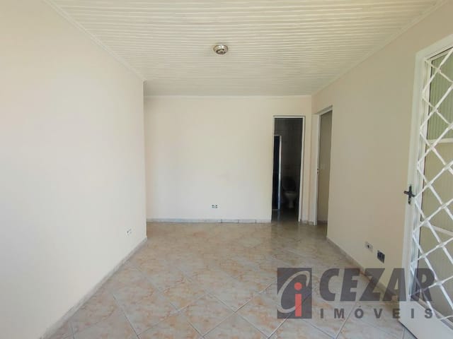 Casa 2 quartos e 1 banheiro, para alugar, no bairro Bairro Alto em Curitiba