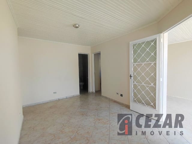 Casa 2 quartos e 1 banheiro, para alugar, no bairro Bairro Alto em Curitiba