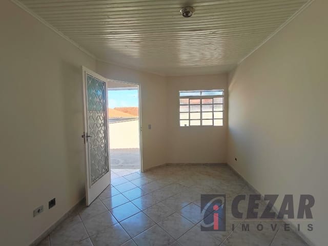 Casa 2 quartos e 1 banheiro, para alugar, no bairro Bairro Alto em Curitiba