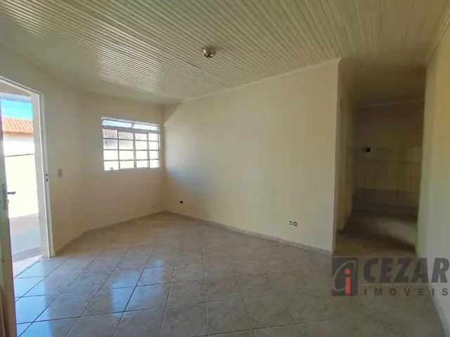 Casa 2 quartos e 1 banheiro, para alugar, no bairro Bairro Alto em Curitiba