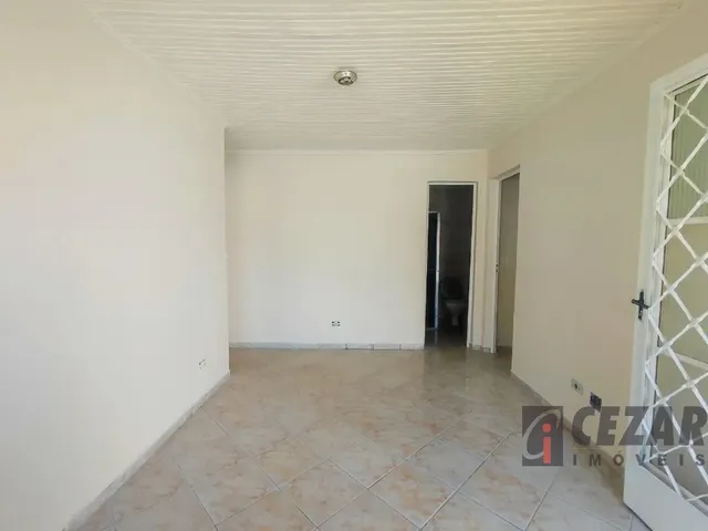 Casa 2 quartos e 1 banheiro, para alugar, no bairro Bairro Alto em Curitiba