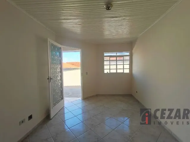 Casa 2 quartos e 1 banheiro, para alugar, no bairro Bairro Alto em Curitiba