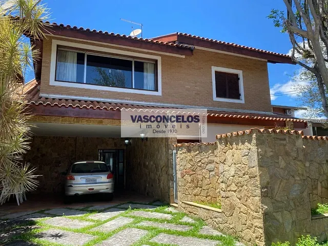 Casa com 360m² 6 quartos e 5 banheiros, para alugar, no bairro Jardim das Colinas em São José dos Campos