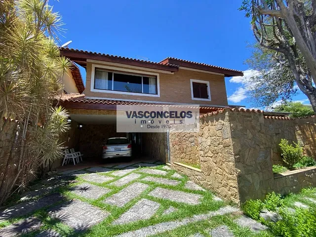 Casa com 360m² 6 quartos e 5 banheiros, para alugar, no bairro Jardim das Colinas em São José dos Campos