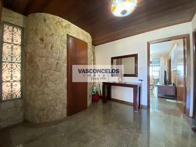Casa com 360m² 6 quartos e 5 banheiros, para alugar, no bairro Jardim das Colinas em São José dos Campos