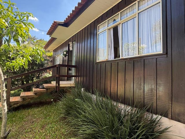 Casa com 159m² 1 quarto e 3 banheiros, à venda, no bairro Oficinas em Ponta Grossa