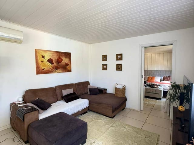 Casa com 159m² 1 quarto e 3 banheiros, à venda, no bairro Oficinas em Ponta Grossa
