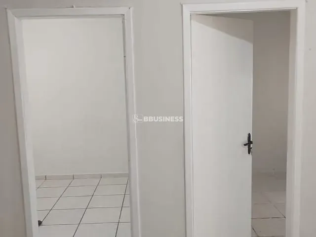 Casa 2 quartos e 1 banheiro, à venda, no bairro Parque Jóquei Club em Campos dos Goytacazes
