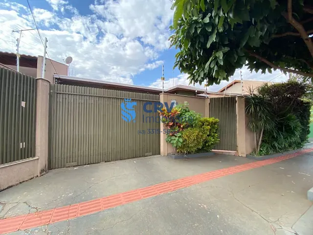 Casa com 360m² 3 quartos e 3 banheiros, à venda, no bairro Vale de San Izidro em Londrina