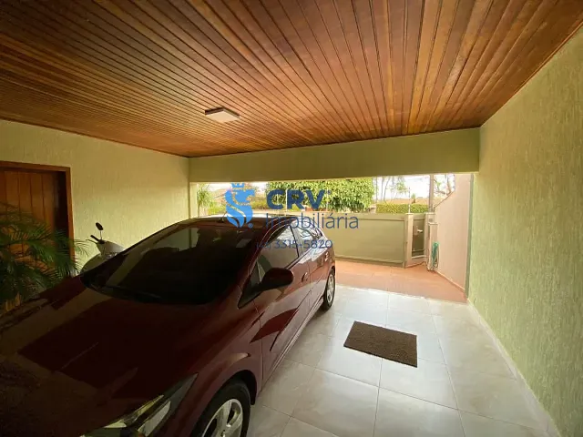 Casa com 360m² 3 quartos e 3 banheiros, à venda, no bairro Vale de San Izidro em Londrina