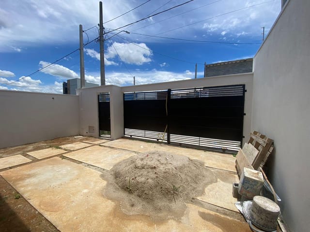 Casa com 175m² 3 quartos e 2 banheiros, à venda, no bairro Loteamento Residencial e Comercial Flamboyant em Pindamonhangaba