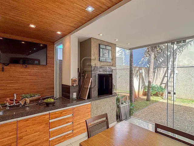 Casa com 312m² 4 quartos e 4 banheiros, à venda, no bairro Esperança em Londrina