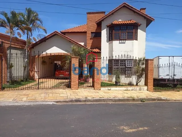 Casa com 263m² 4 quartos e 5 banheiros, à venda, no bairro Vila Alcala em Porto Feliz