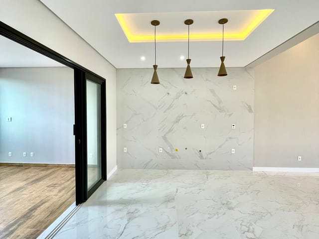Casa com 140m² 3 quartos e 2 banheiros, à venda, no bairro Contorno em Ponta Grossa