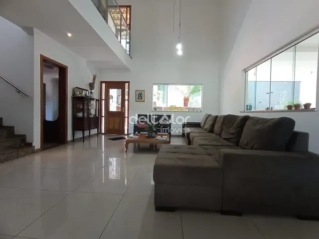 Casa com 525m² 6 quartos e 2 banheiros, à venda, no bairro Céu Azul em Belo Horizonte