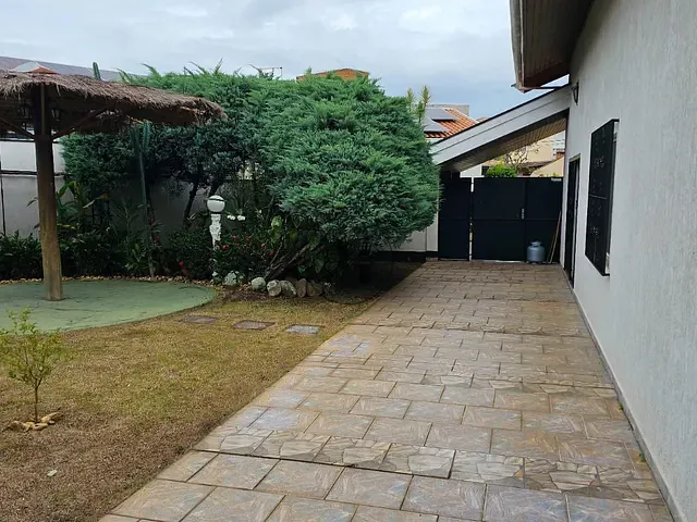 Casa com 365m² 3 quartos e 2 banheiros, à venda, no bairro Parque das Flores em Taubaté