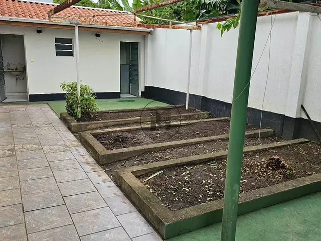 Casa com 365m² 3 quartos e 2 banheiros, à venda, no bairro Parque das Flores em Taubaté
