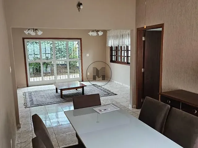 Casa com 365m² 3 quartos e 2 banheiros, à venda, no bairro Parque das Flores em Taubaté