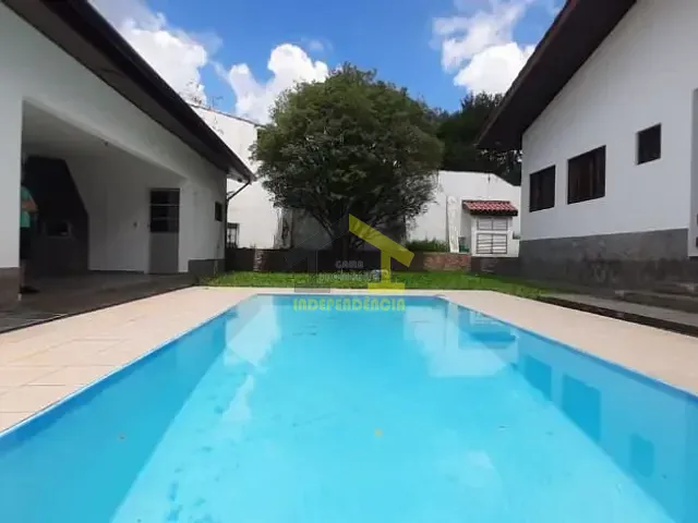 Casa com 680m² 3 quartos e 6 banheiros, à venda, no bairro Jardim do Golf I em Jandira