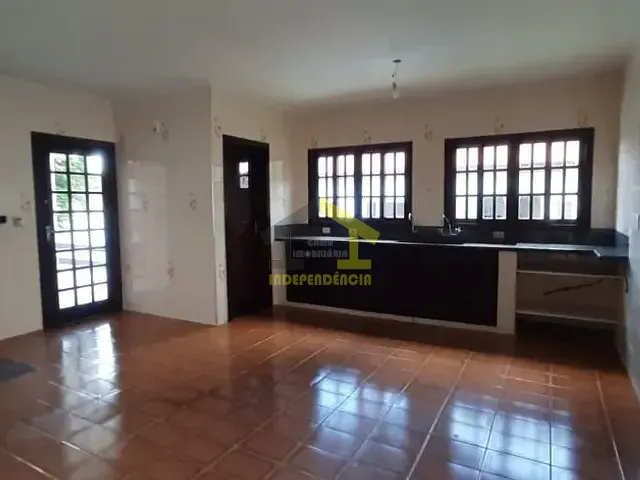 Casa com 680m² 3 quartos e 6 banheiros, à venda, no bairro Jardim do Golf I em Jandira