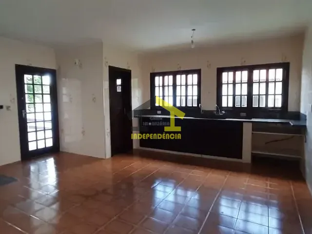 Casa com 680m² 3 quartos e 6 banheiros, à venda, no bairro Jardim do Golf I em Jandira
