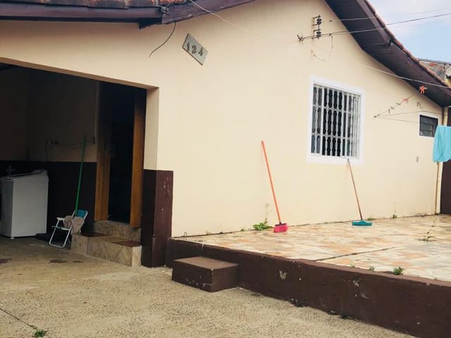 Casa com Edícula para Venda, 2 quartos, Quintal Amplo, 3 vagas de garagem, 288 m² total, Núcleo Santa Paula