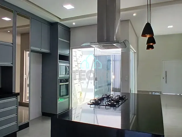Casa 3 quartos e 3 banheiros, à venda, no bairro Parque São Cristóvão em Taubaté