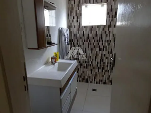 Casa com 600m² 4 quartos e 3 banheiros, à venda, no bairro Primavera em Guarapuava