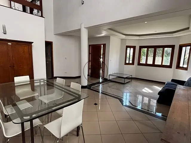 Casa com 419m² 3 quartos e 5 banheiros, para alugar, no bairro Vila Costa em Taubaté